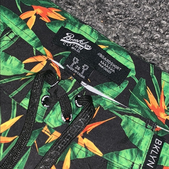 Palm print swim board shorts - Picture 5 of 5